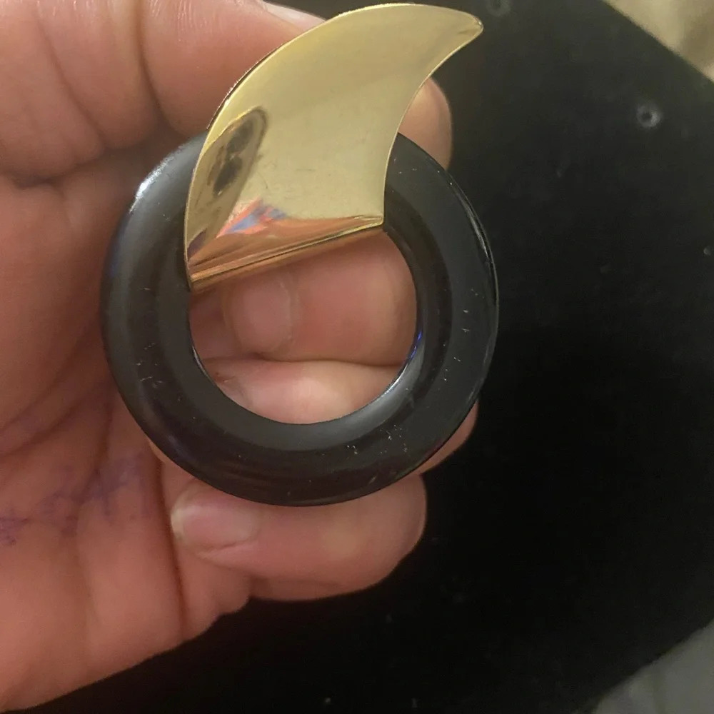 Free w/ bundle purchase! Vintage Black and Gold Circle Earrings - Picture 4 of 4